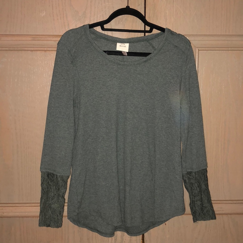 Women’s long sleeve green top